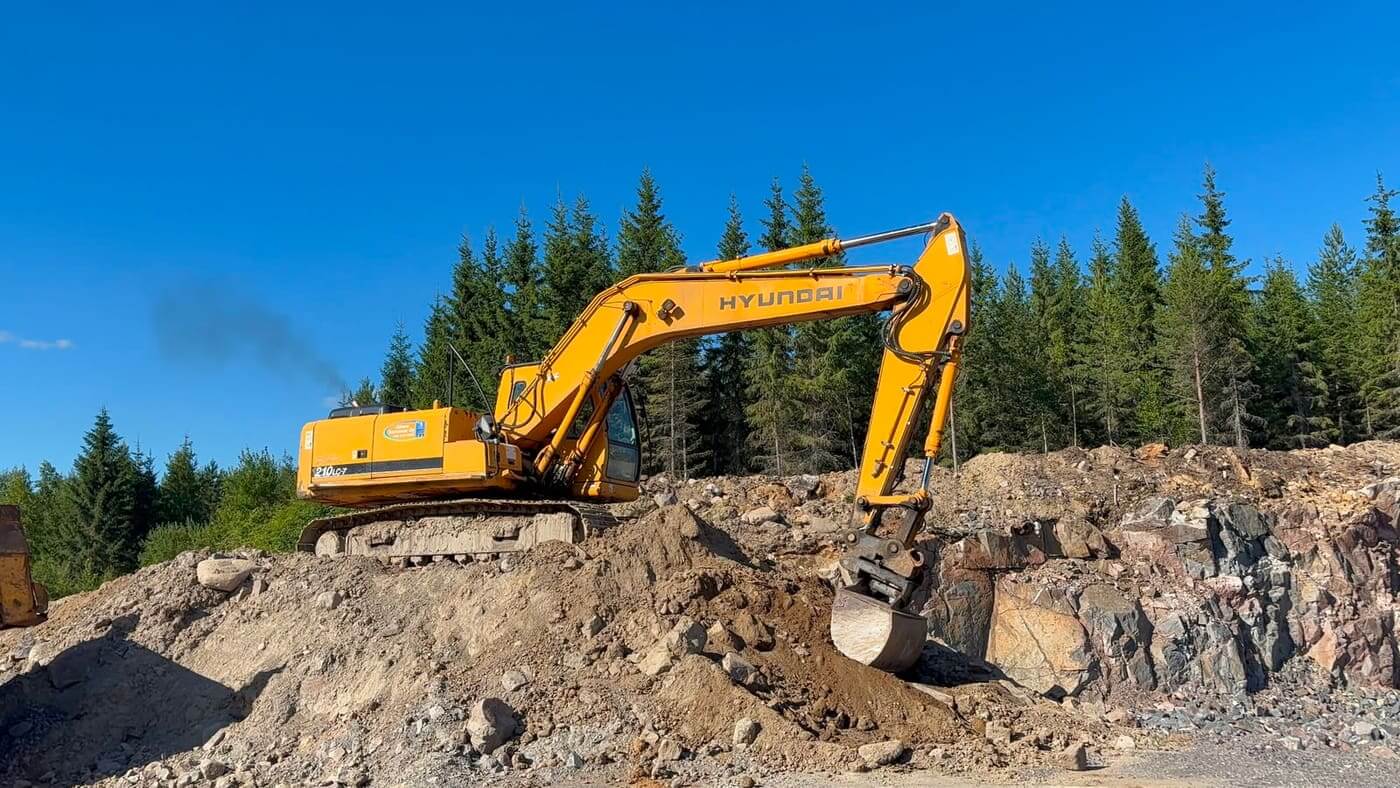 Hyundai Robex 210LC-7 tela-alustainen kaivukone